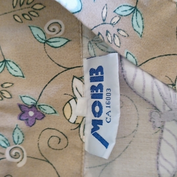 MOBB SCRUBS TOP - Picture 7 of 8